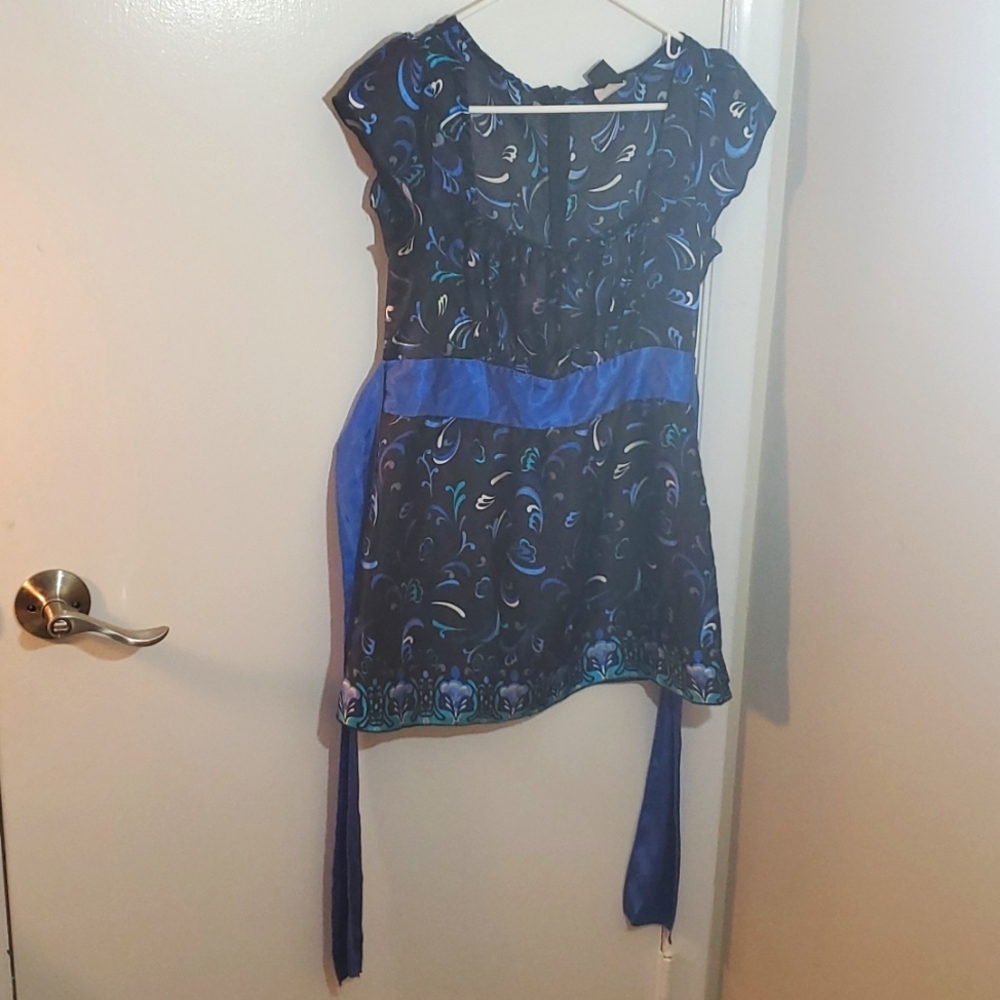 Wrapper, medium, blue white gray and black
